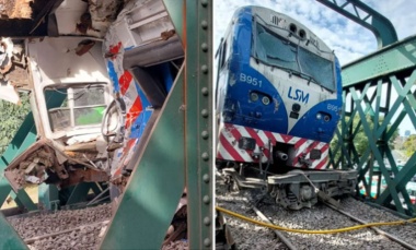 Varios heridos tras choque y descarrilamiento del tren San Martín