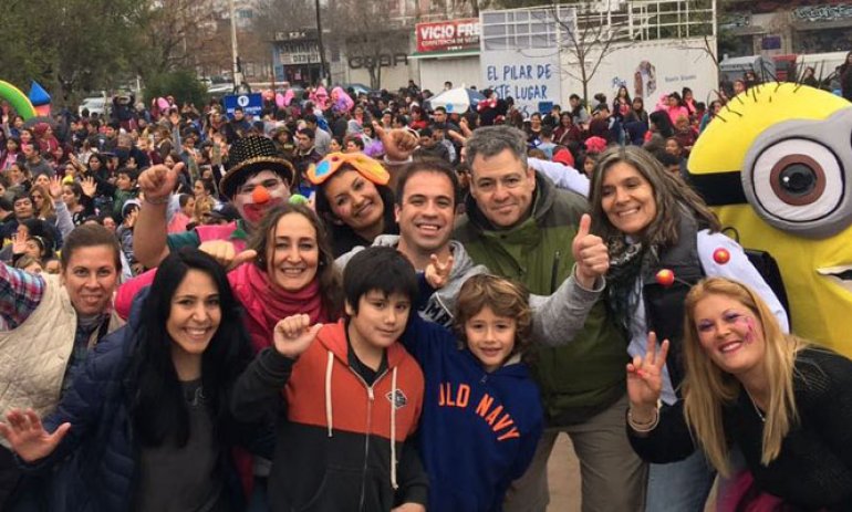 Multitudinario festejo del Día del Niño organizado por "1 País"