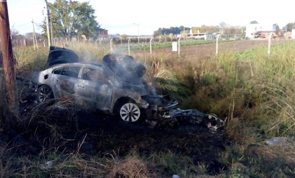 Lo multaron por cruzar en rojo y minutos más tarde chocó y mató a motociclista