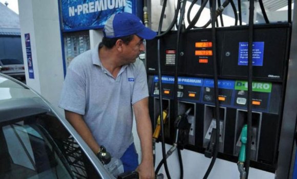 Golpe al bolsillo: YPF subió el precio de los combustibles un 5%