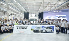 Kicillof participó de la puesta en marcha de una nave industrial de Toyota