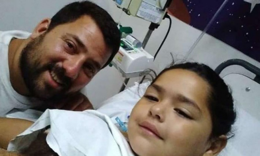 Bomberos le salvaron la vida a una niña a la que se le clavó una varilla en el tórax