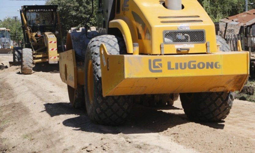 El Municipio realiza trabajos de mejora en las calles del barrio Villa Luján de Derqui