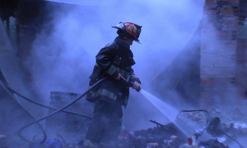 Muere un adolescente en el incendio de una casa