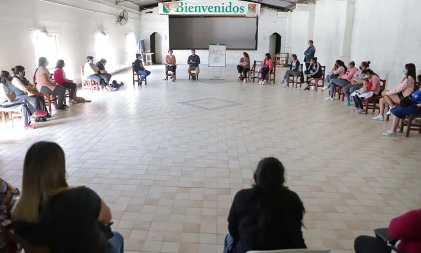 Achával se reunió con mujeres que están a cargo de comedores comunitarios