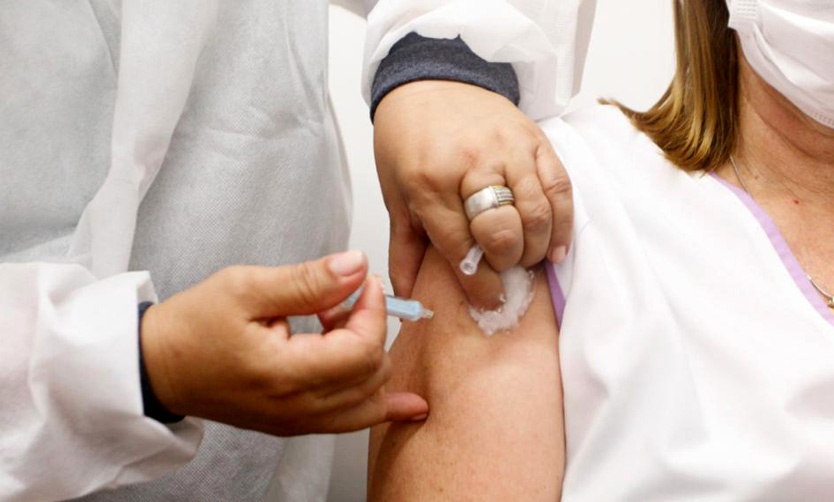 Sigue el plan de vacunación contra el coronavirus a docentes de grupos de riesgo