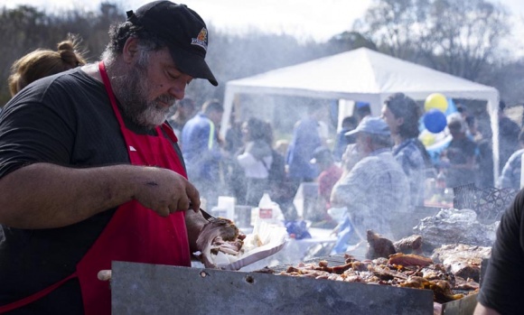 Pilar ya eligió al mejor asador en el primer torneo parrillero