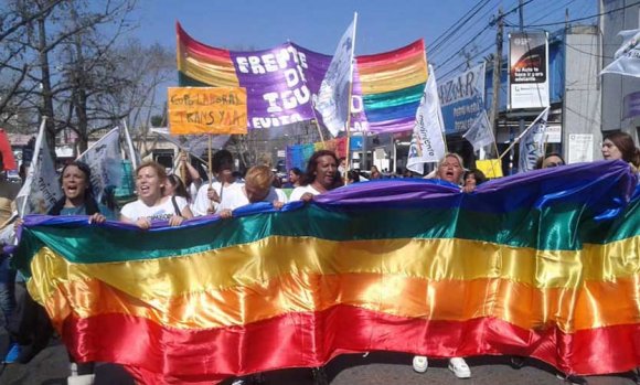 Con una nutrida manifestación, le reclamaron a Ducoté que cumpla con el cupo laboral trans