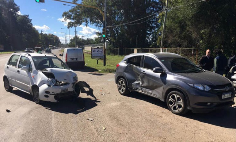 Se accidentó con su camioneta Jazmín Zúccaro