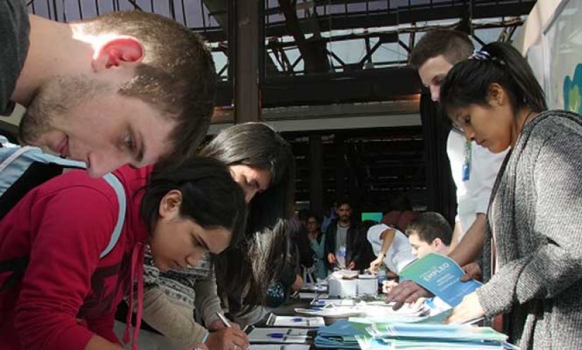 Lanzan una mega exposición para acercar a jóvenes al mundo del trabajo y la educación