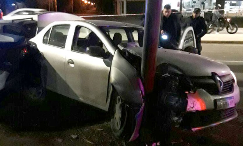 Disparos, persecución y choque tras el robo de un auto