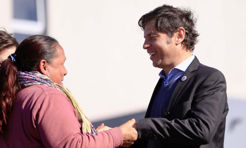 Kicillof encabezó la entrega de 56 viviendas en la Provincia