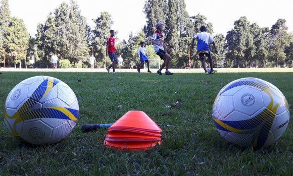 Abrirán un curso para convertirse en maestro de fútbol infantil