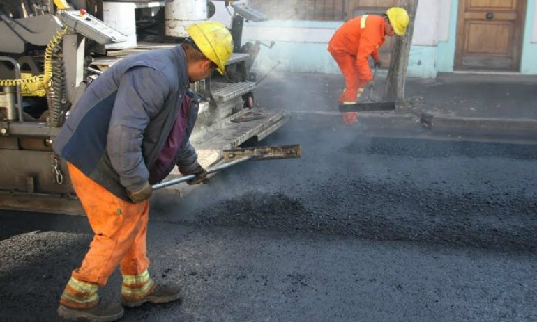 Obras de repavimentación en el centro de Pilar