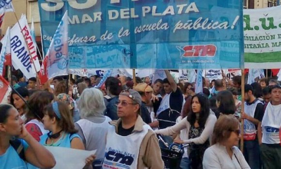 El gobierno difundió cómo desafiliarse de un gremio docente, y encendió la polémica