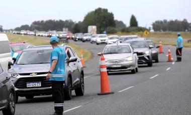 Verano: con drones detectarán conductores que usen celulares o no lleven cinturón