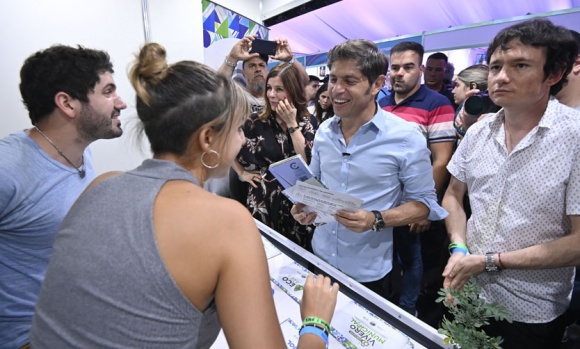 203° Aniversario de la Provincia: Kicillof asistió a la Feria de Industrias Creativas