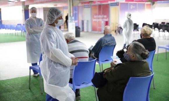 Efecto pase sanitario: creció un 16% el ritmo de vacunación en Pilar