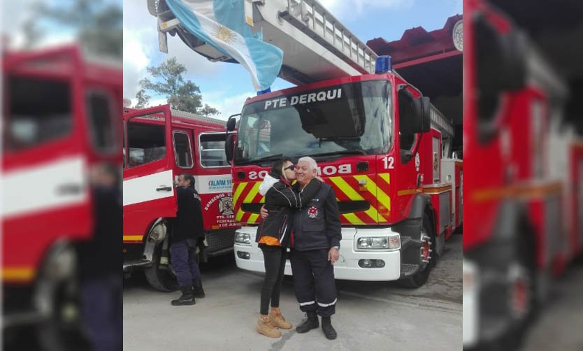 Denuncia que la echaron de la escuela de bomberos por ser lesbiana