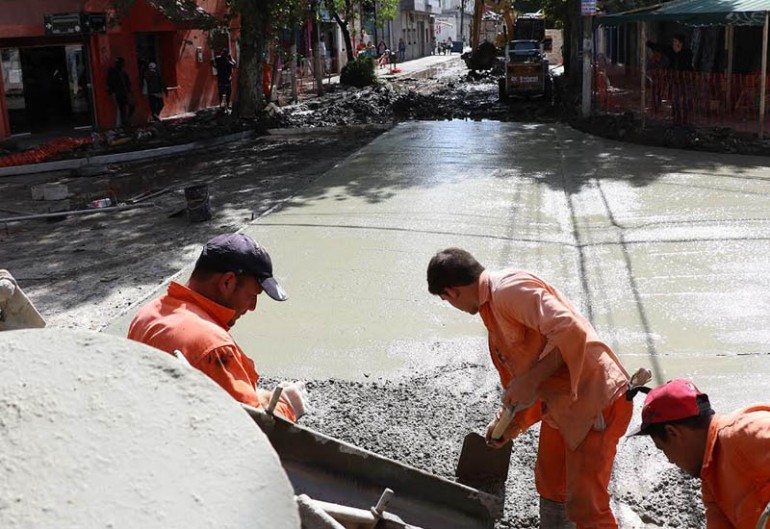 Por las obras de bacheo, permanecerán cerradas calles del centro de Pilar