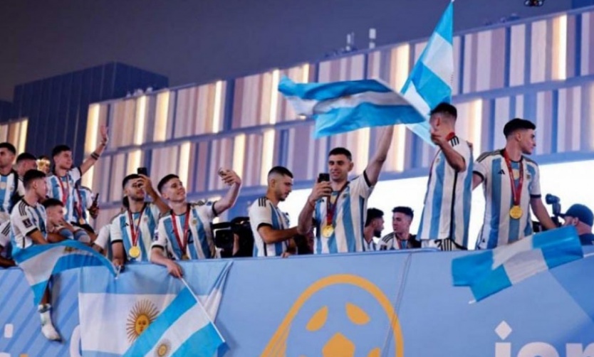 El Gobierno decretó feriado nacional por la llegada de la Selección campeona del mundo