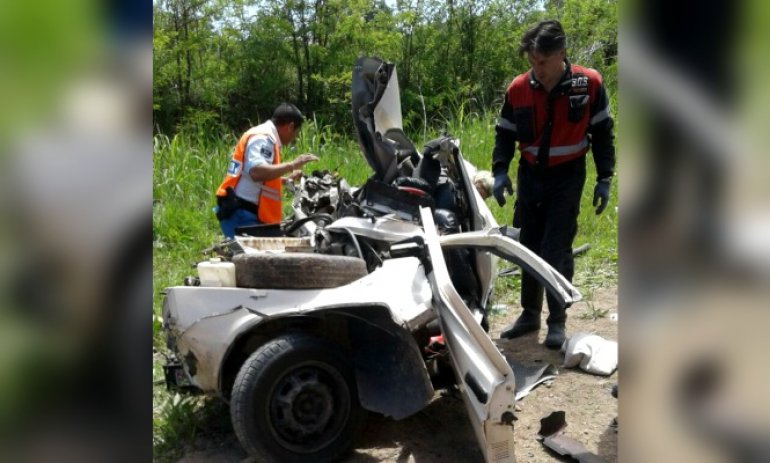 Una mujer murió al chocar de frente con un camión en la Ruta 34