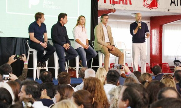 Polémica por una reunión educativa que excluyó a gremios docentes