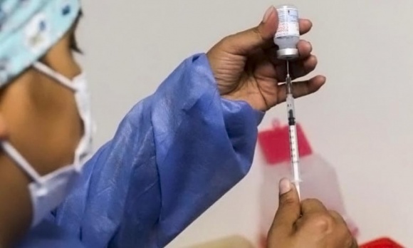 Covid-19: Argentina comenzará a vacunar a bebés desde los 6 meses con dosis de Moderna
