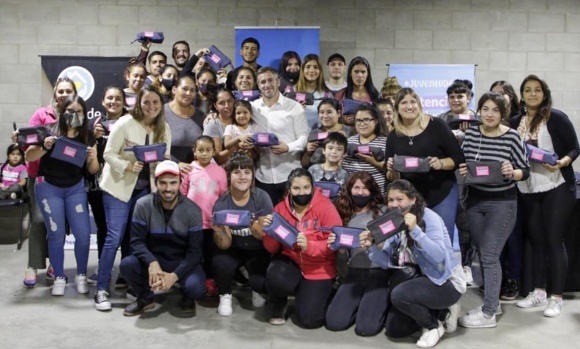 Achával visitó el taller de Potenciar Joven en Lagomarsino