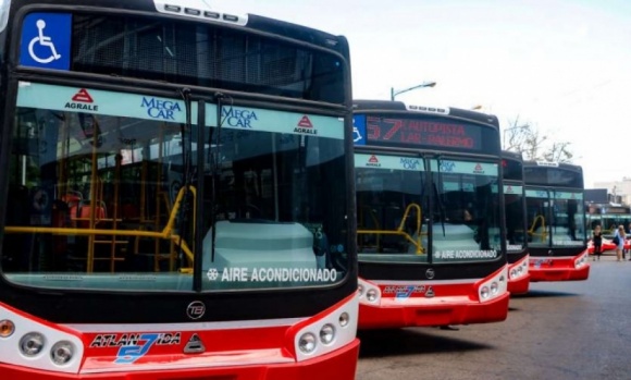 Rige el paro de colectivos por 24 horas: no hay servicio en el AMBA y en seis provincias