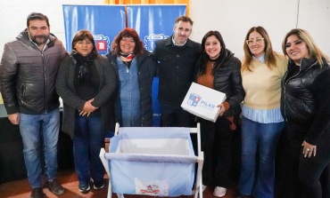 El programa "Acompañar desde la Panza" entregó cunitas a futuras madres en Zelaya