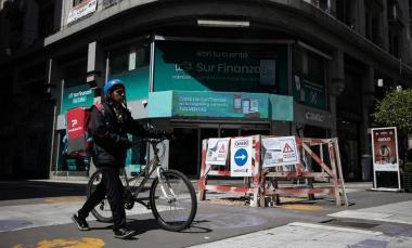 Un delivery necesita repartir 461 pedidos por mes para cubrir la canasta básica