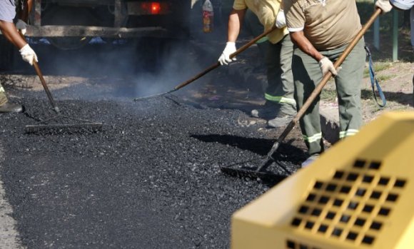 El Municipio avanza con el plan de bacheo en varias localidades