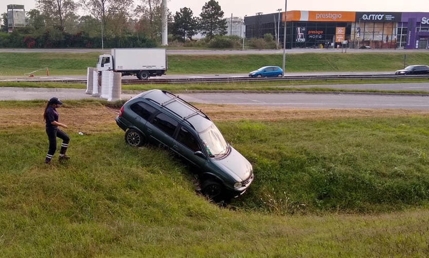 Multa de 40 mil pesos para un conductor que quiso violar un retén de Panamericana