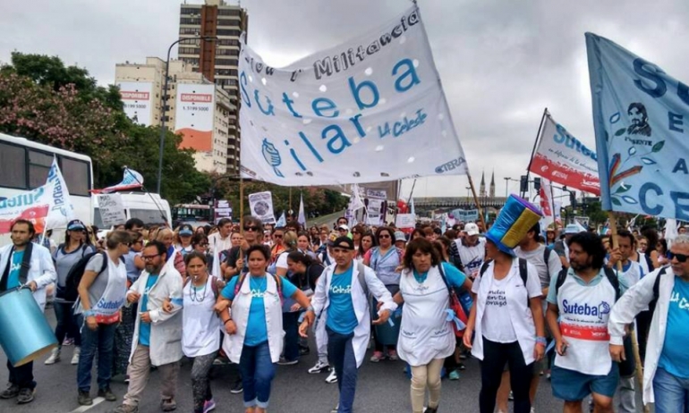 Docentes denuncian que la Policía Local ingresa a las escuelas para averiguar quien está de paro