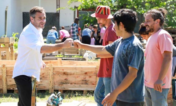 El intendente Achával visitó los proyectos del programa Potenciar Inclusión Joven