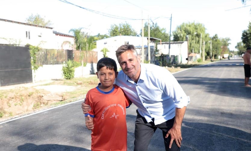 Achával recorrió las nuevas obras de asfalto de Lagomarsino