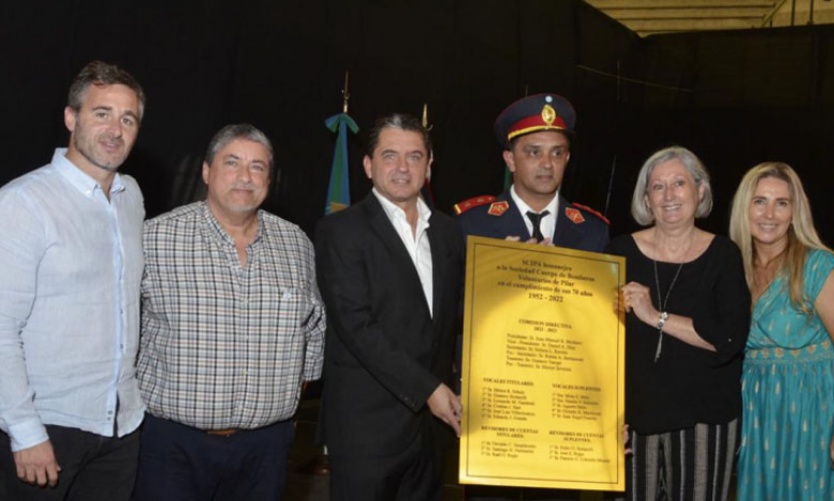 SCIPA celebró el aniversario 70 de Bomberos de Pilar