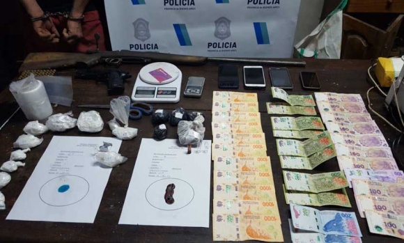 Detienen a un hombre acusado de amenazar a su familia: le hallaron armas y drogas