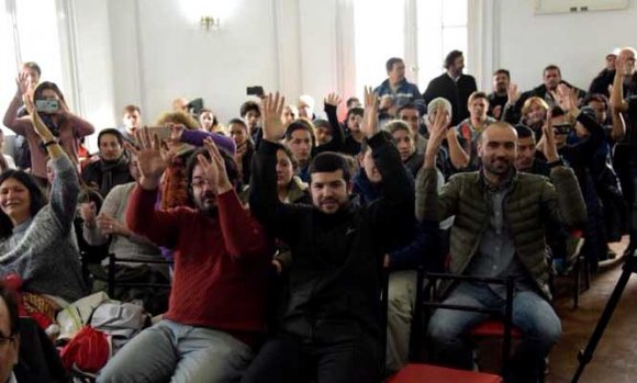 Las oficinas de atención al público comunales deberán contar con intérpretes de Lengua de Señas