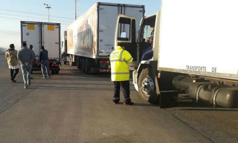 Decomisan 500 kilos de mercadería en mal estado