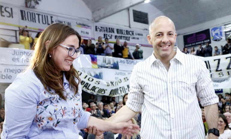 Con duras críticas a "la vieja política", Cambiemos lanzó la campaña