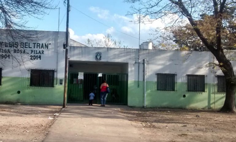 Por un aula con peligro de derrumbe, chicos no tienen clases hace meses