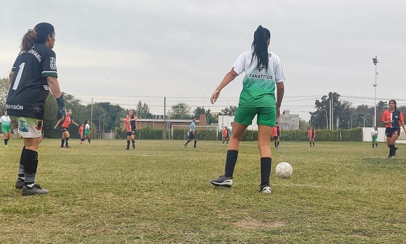 Fútbol Femenino: Gauchitos inició con toda la defensa del titulo