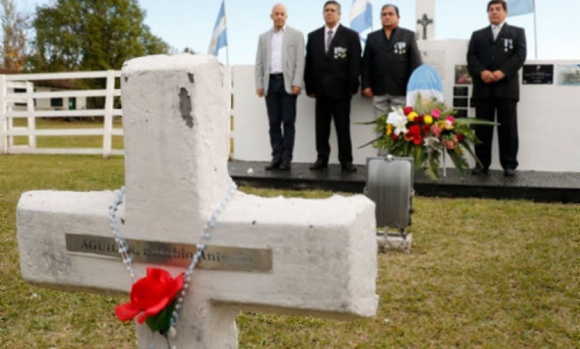 Veteranos de Malvinas repudiaron la “fiesta” que funcionarios realizaron en el Cenotafio