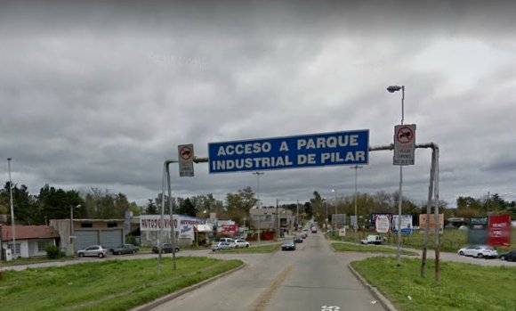 Denuncia que un hombre la persigue y por temor no quiere salir de su casa