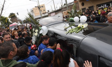 Despidieron los restos de Morena entre dolor, aplausos y pedidos de justicia por el crimen