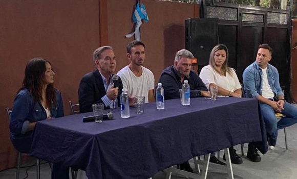 Los concejales Neuspiller, Ricci y Álvarez recibieron a Pichetto en Pilar