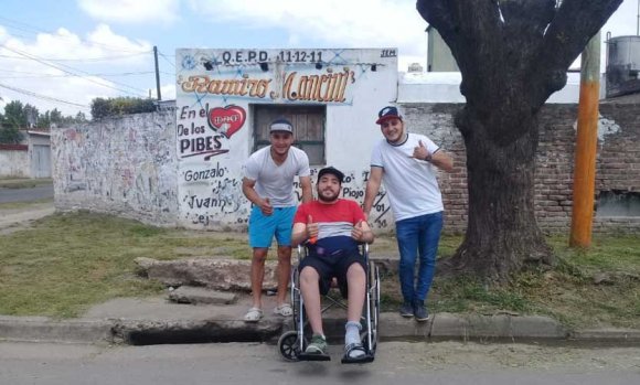 Realizan una peña folklórica para ayudar a un joven que lucha contra un cáncer de columna