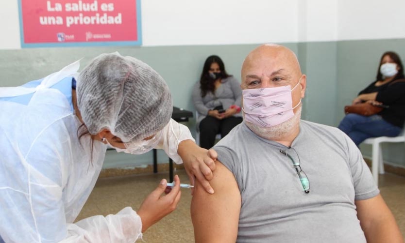 Jornada récord de vacunación contra el coronavirus en Pilar